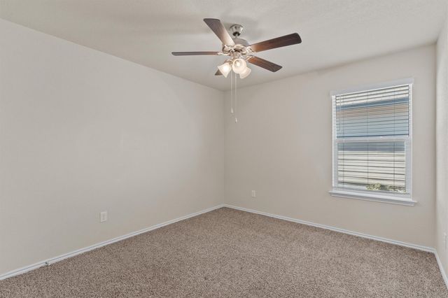 1644 T H Johnson DR, Taylor, TX 76574