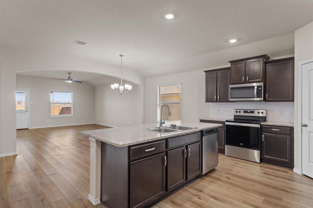 1644 T H Johnson DR, Taylor, TX 76574