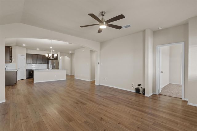 1644 T H Johnson DR, Taylor, TX 76574