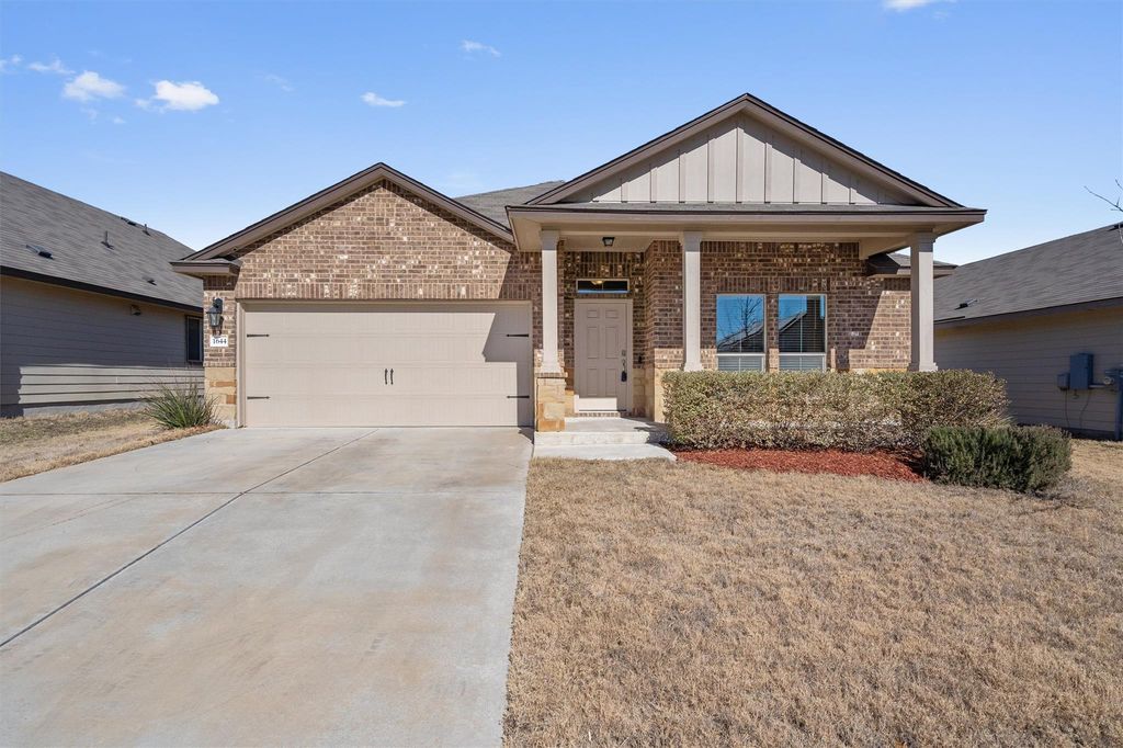 1644 T H Johnson DR, Taylor, TX 76574