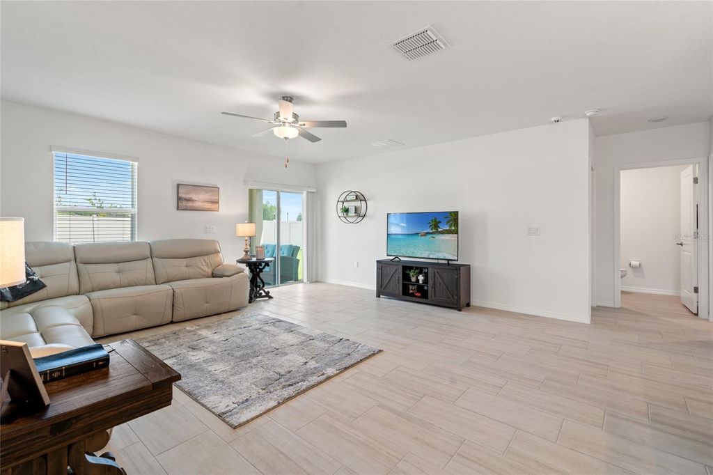 Image 18 of property listing at 22083 BLAZING STAR RUN, Land O Lakes, FL 34637