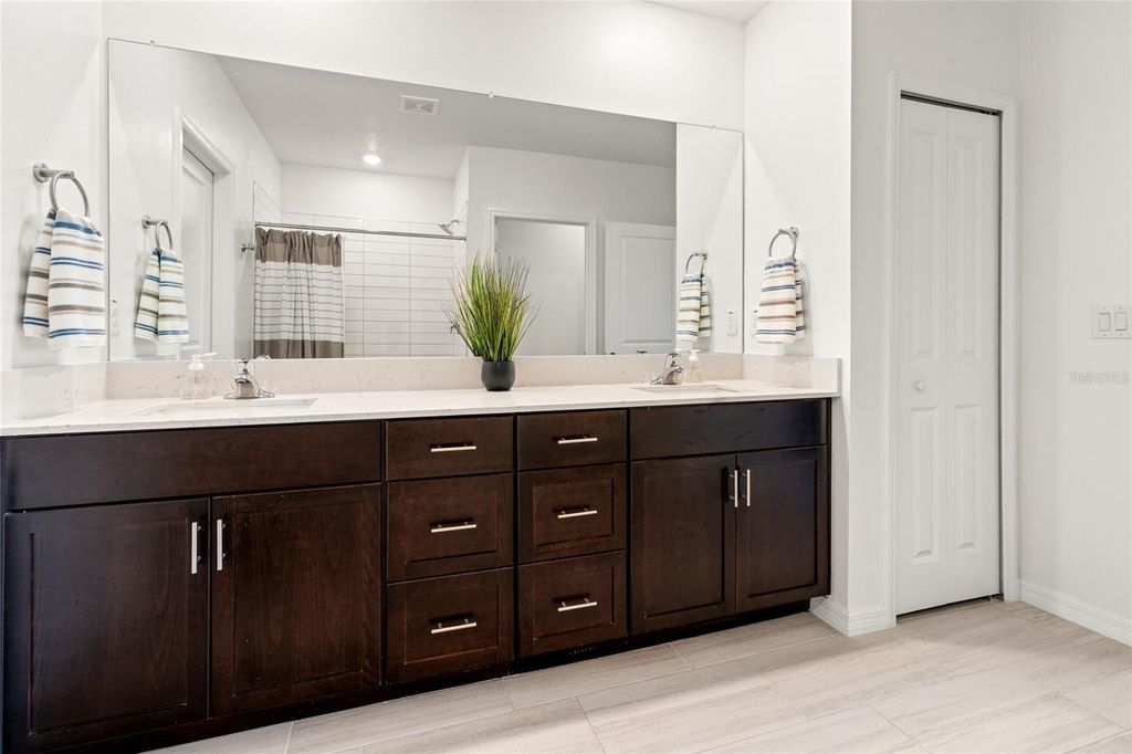 Image 24 of property listing at 22083 BLAZING STAR RUN, Land O Lakes, FL 34637