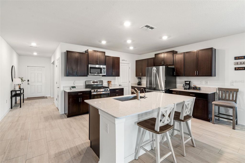 Image 10 of property listing at 22083 BLAZING STAR RUN, Land O Lakes, FL 34637