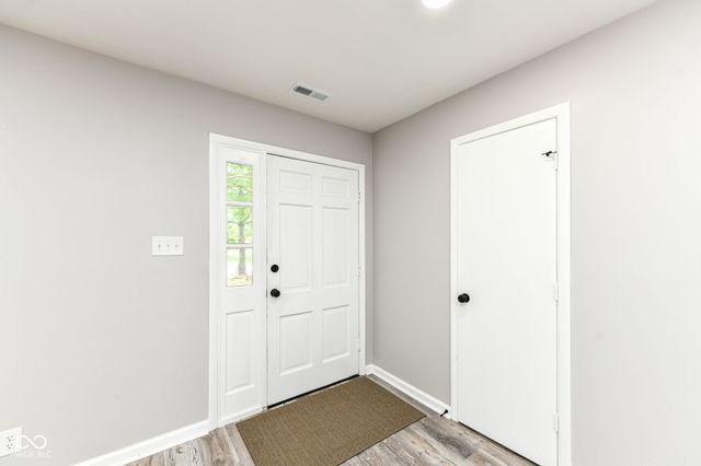 8846 Holliday Drive, Indianapolis, IN 46260