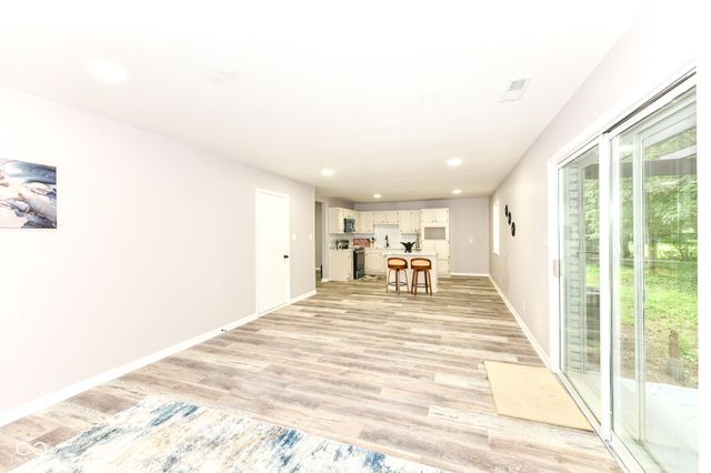 8846 Holliday Drive, Indianapolis, IN 46260