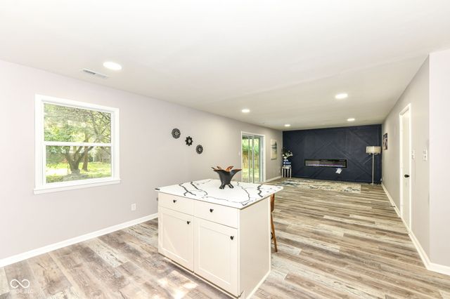 8846 Holliday Drive, Indianapolis, IN 46260