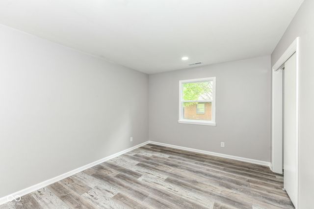 8846 Holliday Drive, Indianapolis, IN 46260