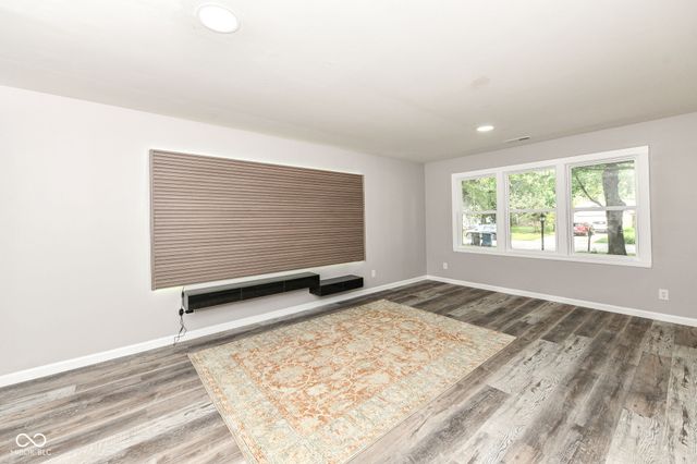 8846 Holliday Drive, Indianapolis, IN 46260