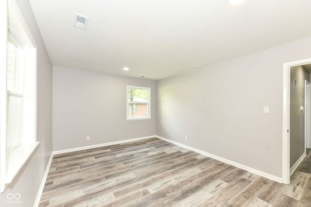 8846 Holliday Drive, Indianapolis, IN 46260