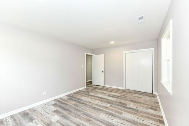 8846 Holliday Drive, Indianapolis, IN 46260