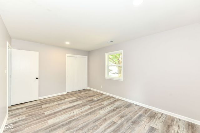 8846 Holliday Drive, Indianapolis, IN 46260