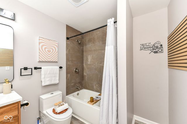 8846 Holliday Drive, Indianapolis, IN 46260