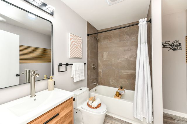 8846 Holliday Drive, Indianapolis, IN 46260