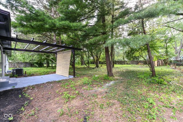 8846 Holliday Drive, Indianapolis, IN 46260