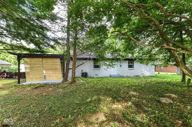 8846 Holliday Drive, Indianapolis, IN 46260