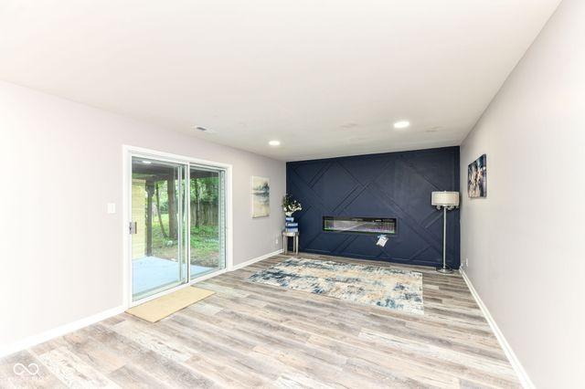 8846 Holliday Drive, Indianapolis, IN 46260