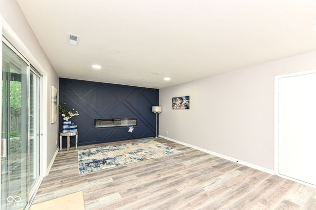 8846 Holliday Drive, Indianapolis, IN 46260