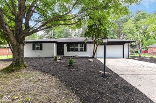 8846 Holliday Drive, Indianapolis, IN 46260