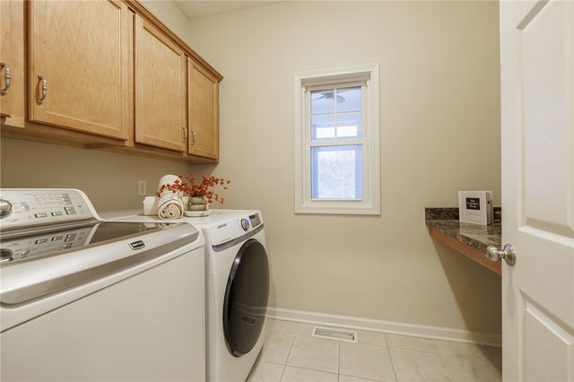 1394 Meadow Breeze Lane, Webster, NY 14580