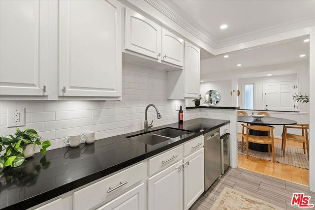 11646 Chenault Street 9, Los Angeles, CA 90049