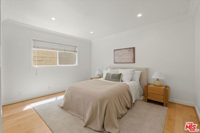 11646 Chenault Street 9, Los Angeles, CA 90049