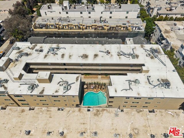 11646 Chenault Street 9, Los Angeles, CA 90049