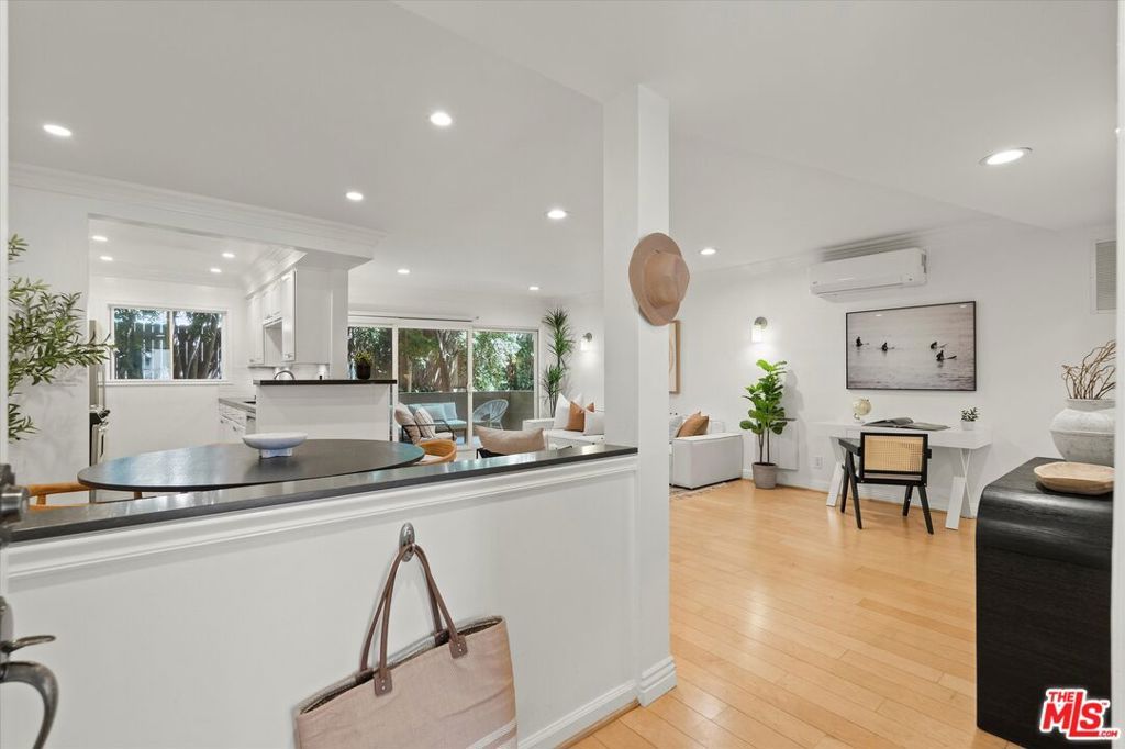 Image 2 of property listing at 11646 Chenault Street 9, Los Angeles, CA 90049