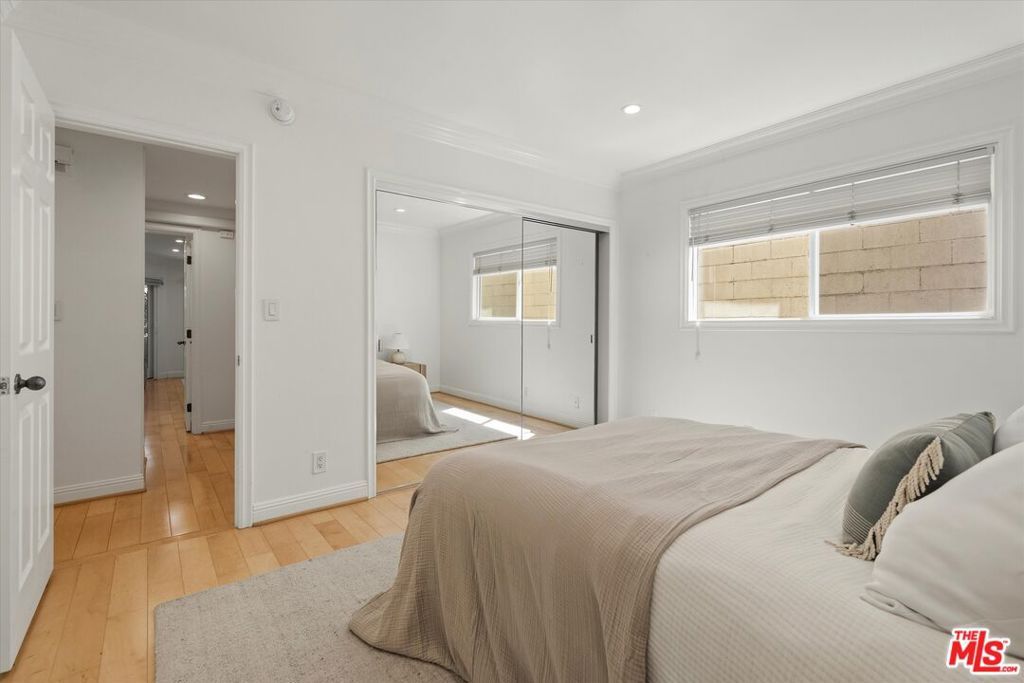 Image 20 of property listing at 11646 Chenault Street 9, Los Angeles, CA 90049
