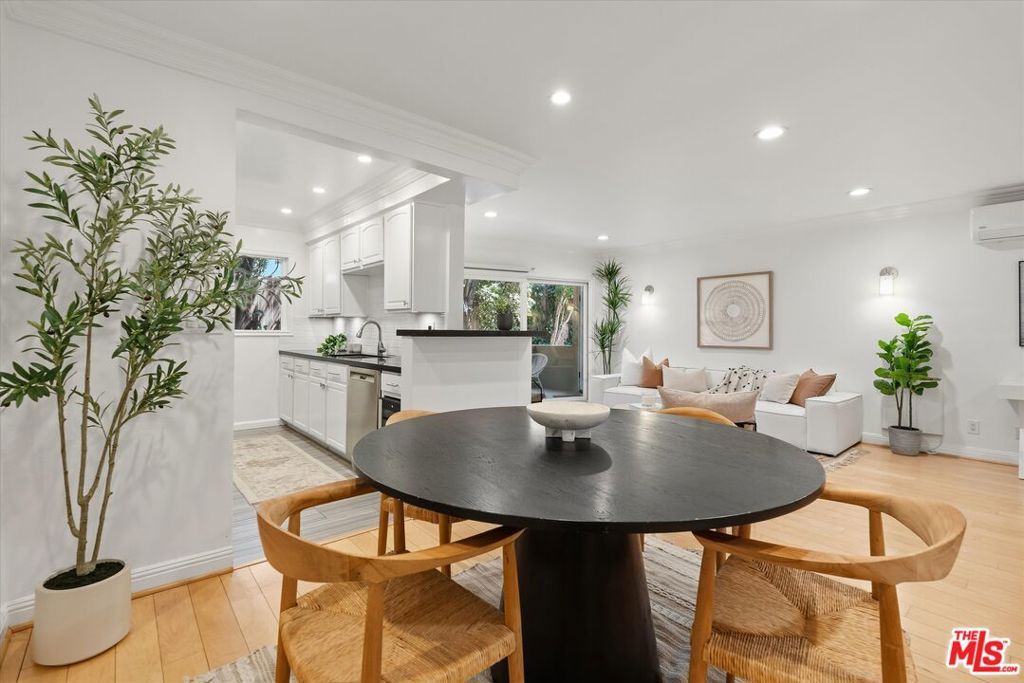 Image 3 of property listing at 11646 Chenault Street 9, Los Angeles, CA 90049