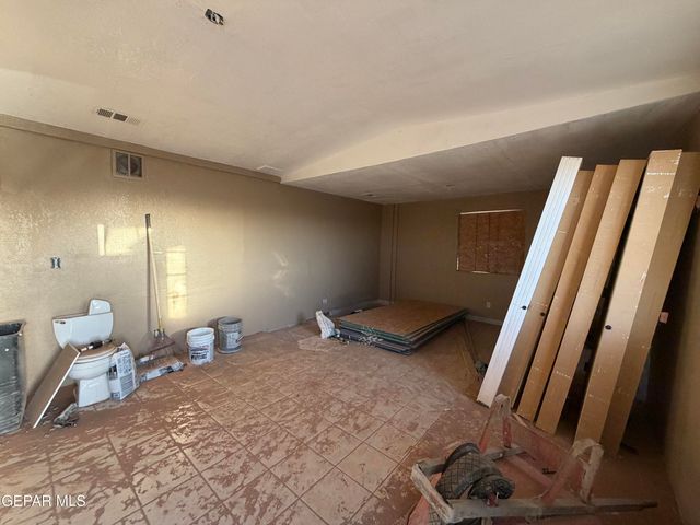 14552 Bradley Road, El Paso, TX 79938