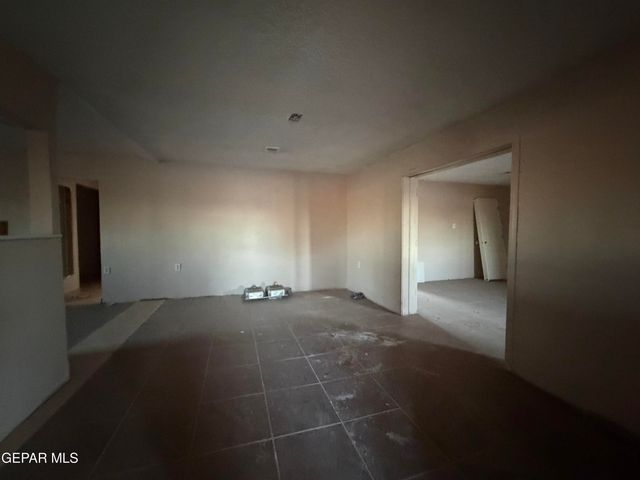 14552 Bradley Road, El Paso, TX 79938