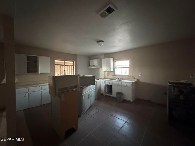 14552 Bradley Road, El Paso, TX 79938