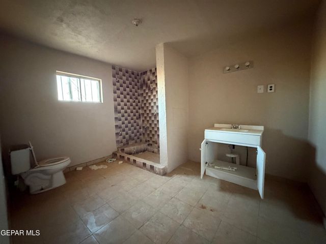 14552 Bradley Road, El Paso, TX 79938