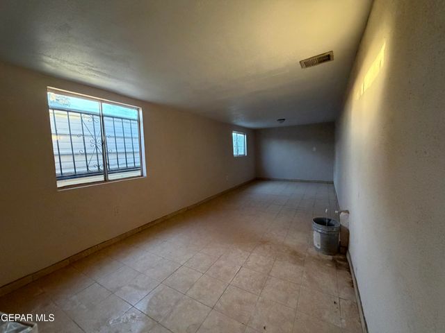 14552 Bradley Road, El Paso, TX 79938