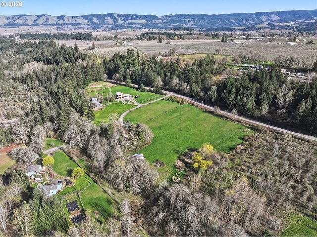 2590 DEE Hwy, Hood River, OR 97031