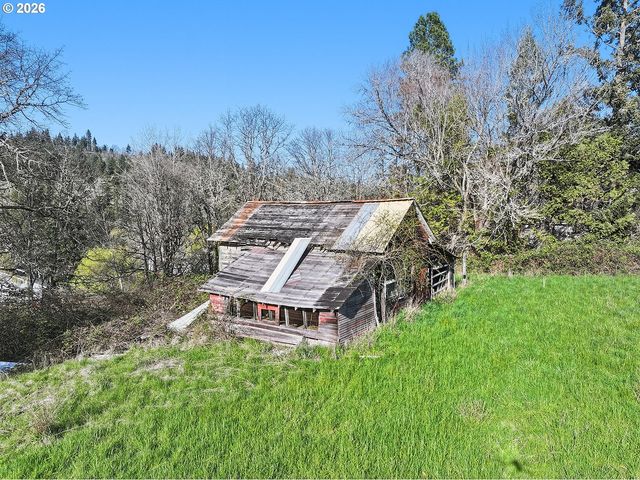 2590 DEE Hwy, Hood River, OR 97031