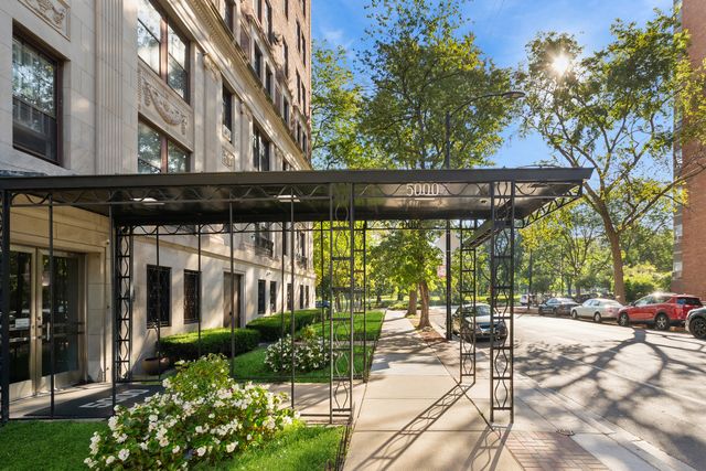 5000 N Marine Drive 9C, Chicago, IL 60640