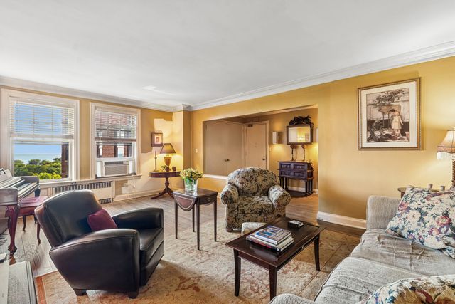 5000 N Marine Drive 9C, Chicago, IL 60640