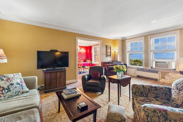 5000 N Marine Drive 9C, Chicago, IL 60640
