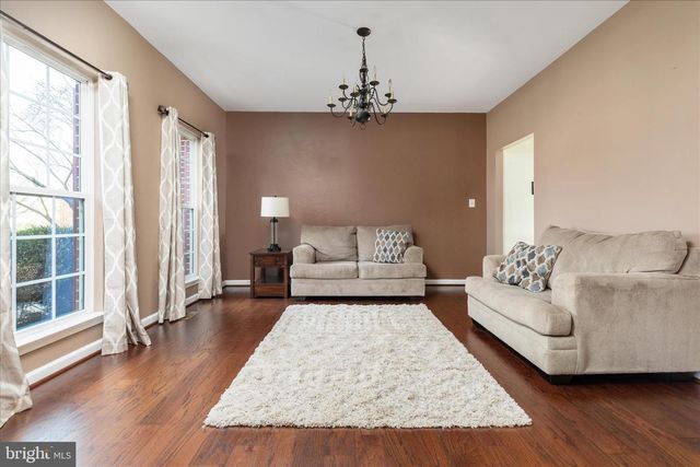 7494 EDINGTON DR, Warrenton, VA 20187