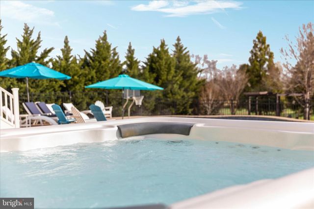 7494 EDINGTON DR, Warrenton, VA 20187