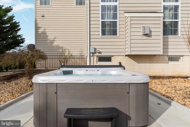 7494 EDINGTON DR, Warrenton, VA 20187