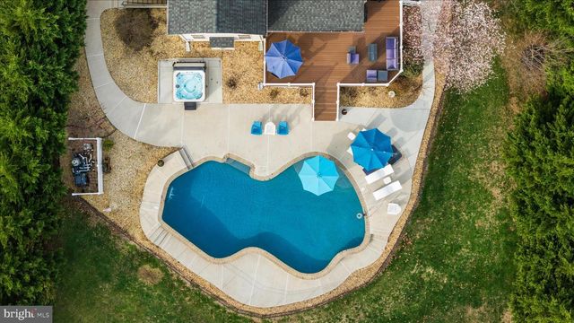 7494 EDINGTON DR, Warrenton, VA 20187