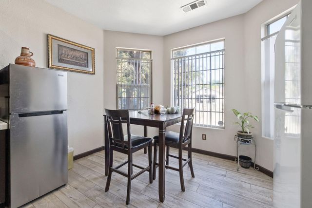 1481 Columbia, Tulare, CA 93274