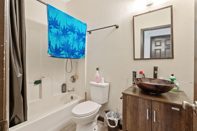 1481 Columbia, Tulare, CA 93274