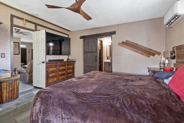 1481 Columbia, Tulare, CA 93274