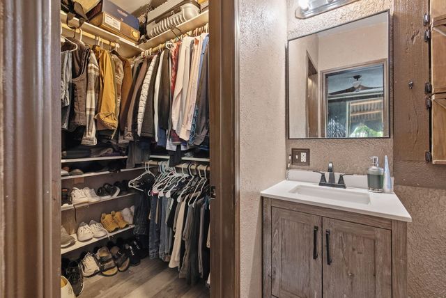 1481 Columbia, Tulare, CA 93274