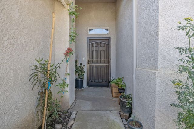 1481 Columbia, Tulare, CA 93274