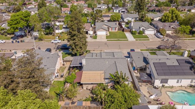 1481 Columbia, Tulare, CA 93274