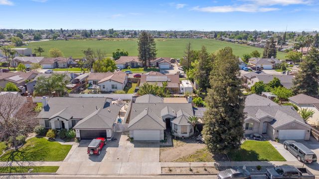 1481 Columbia, Tulare, CA 93274